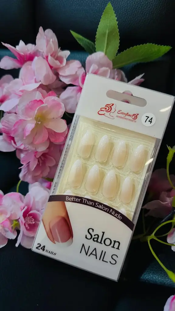 74 SALON NAILS 