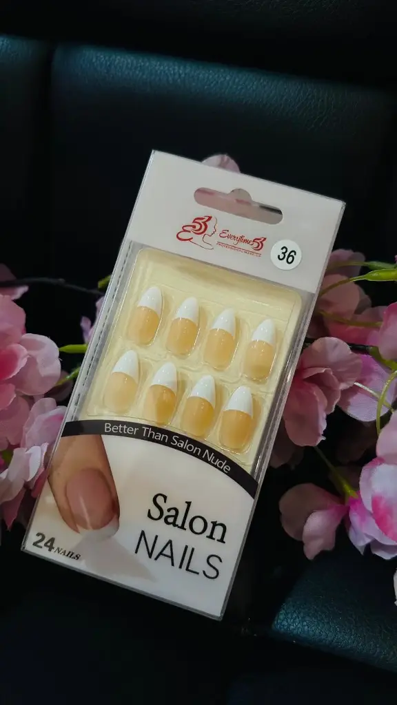 36 SALON NAILS