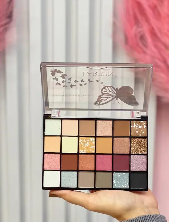 LAREEN FLY WITH THE WIND EYESHADOW PALETTE
