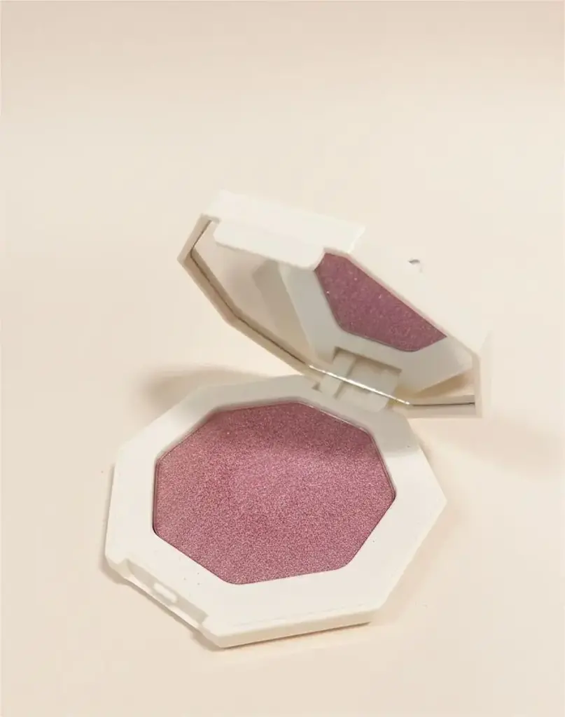 REAL BEAUTY WATTABART HIGHLIGHTER